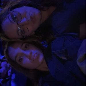 Meet your Posher, Caroline.queenbee